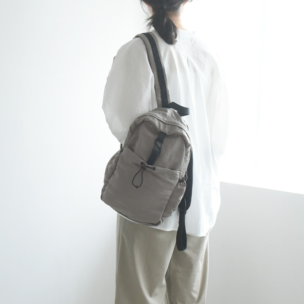 足取りまで軽くなる？！お出かけは、軽量＆機能性充実リュックで[PR]