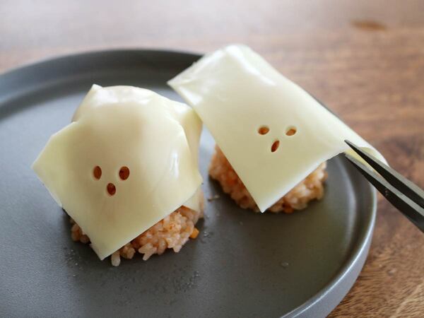 今年のハロウィンご飯はコレ！「おばけチーズのチキンライスプレート」