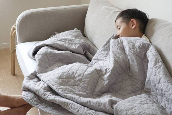 秒でプチ模様替え！お部屋のマンネリ解消も、敷くだけ・掛けるだけの「大人イブル」にお任せ【インスタグラマーさんのもの選び】[PR]