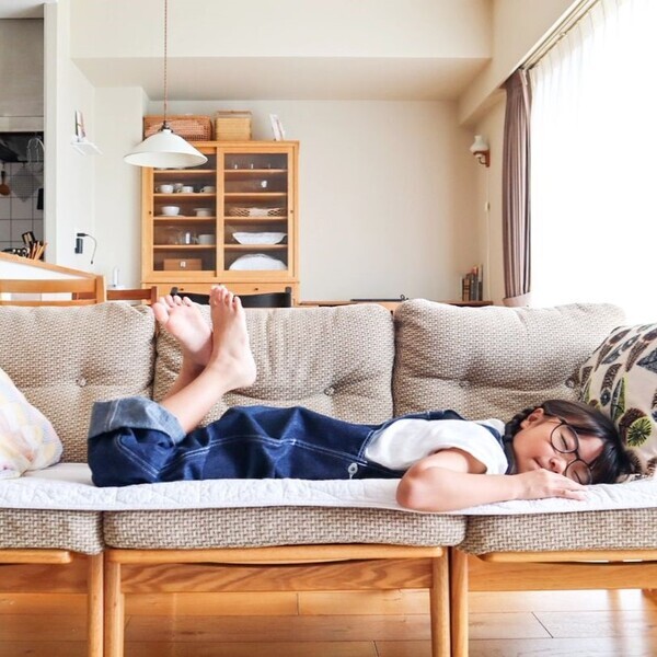 秒でプチ模様替え！お部屋のマンネリ解消も、敷くだけ・掛けるだけの「大人イブル」にお任せ【インスタグラマーさんのもの選び】[PR]