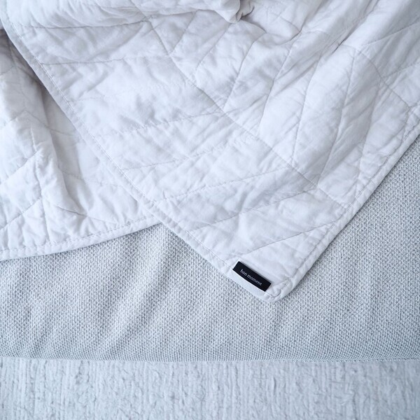 秒でプチ模様替え！お部屋のマンネリ解消も、敷くだけ・掛けるだけの「大人イブル」にお任せ【インスタグラマーさんのもの選び】[PR]