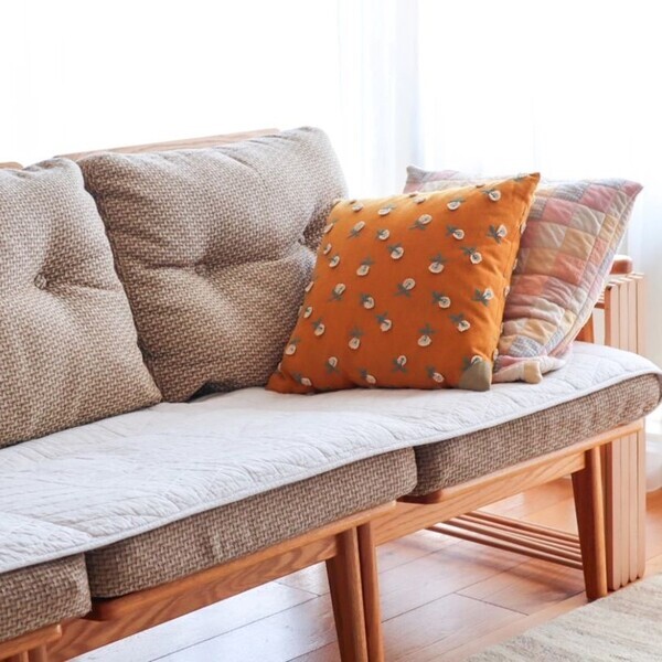 秒でプチ模様替え！お部屋のマンネリ解消も、敷くだけ・掛けるだけの「大人イブル」にお任せ【インスタグラマーさんのもの選び】[PR]