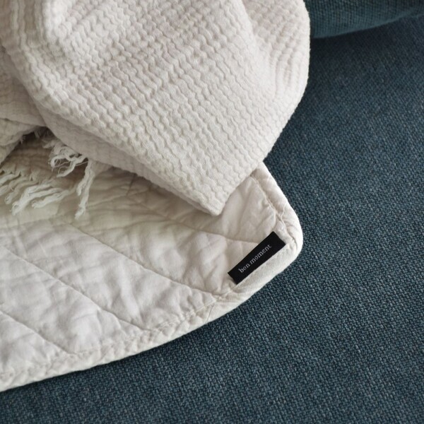 秒でプチ模様替え！お部屋のマンネリ解消も、敷くだけ・掛けるだけの「大人イブル」にお任せ【インスタグラマーさんのもの選び】[PR]