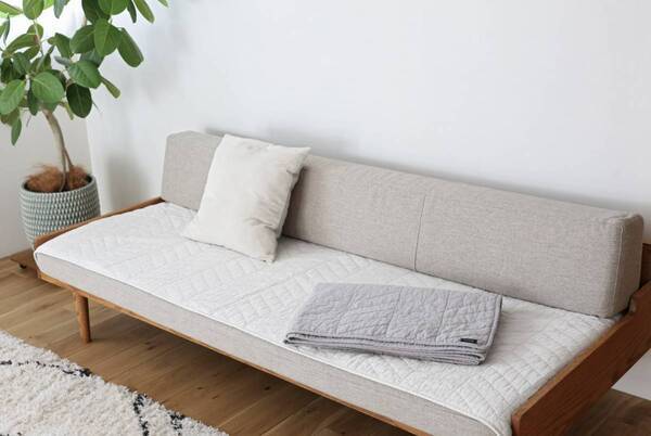 秒でプチ模様替え！お部屋のマンネリ解消も、敷くだけ・掛けるだけの「大人イブル」にお任せ【インスタグラマーさんのもの選び】[PR]