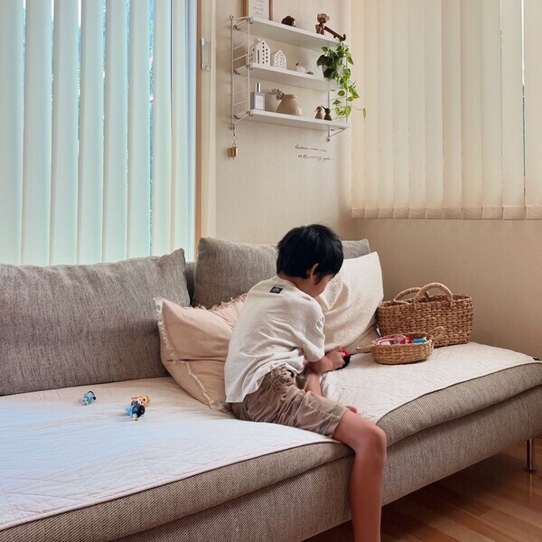 秒でプチ模様替え！お部屋のマンネリ解消も、敷くだけ・掛けるだけの「大人イブル」にお任せ【インスタグラマーさんのもの選び】[PR]