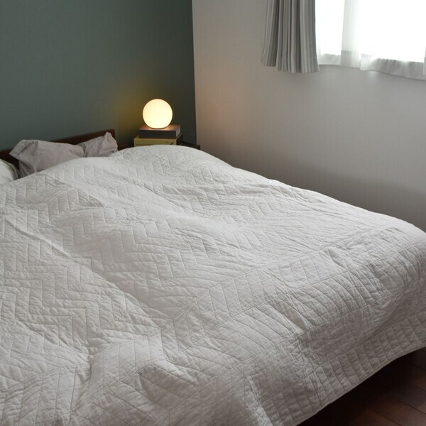 秒でプチ模様替え！お部屋のマンネリ解消も、敷くだけ・掛けるだけの「大人イブル」にお任せ【インスタグラマーさんのもの選び】[PR]