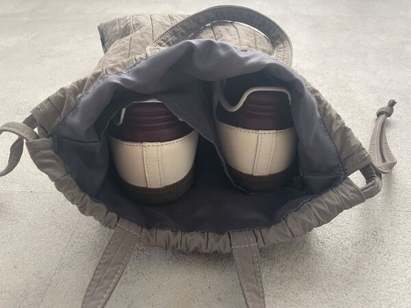 学校行事や冠婚葬祭、日常のあらゆるシーンで活躍する「シューズバッグ」をスタッフがレポート[PR]