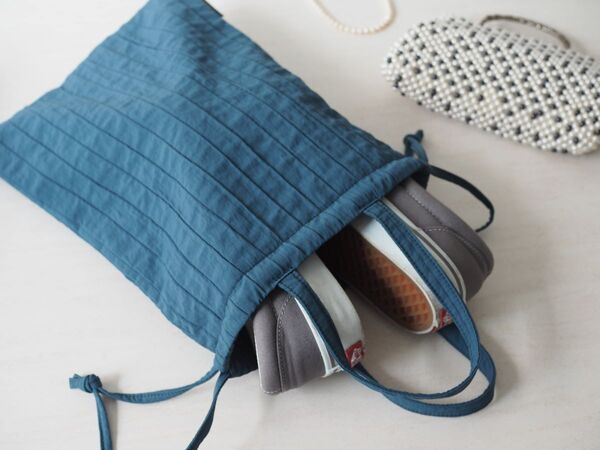 学校行事や冠婚葬祭、日常のあらゆるシーンで活躍する「シューズバッグ」をスタッフがレポート[PR]