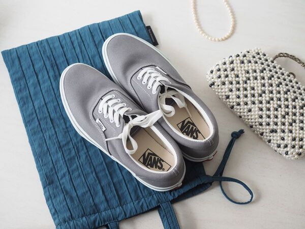 学校行事や冠婚葬祭、日常のあらゆるシーンで活躍する「シューズバッグ」をスタッフがレポート[PR]