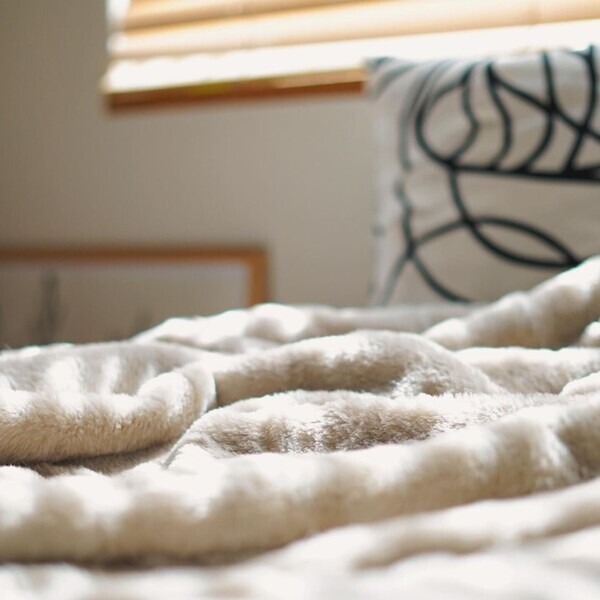 猫好きさんの夢が実現!? 気になる「まるごと猫毛布」の使用レポ