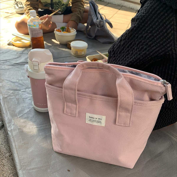 ペットボトルも立てて収納！低学年から高学年まで長く使える「ランチバッグ」[PR]