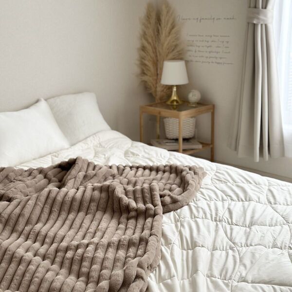 冬のおこもりに計画に◎ ポコポコ可愛いラビット毛布で、ずっと居たくなるお部屋づくり【インスタグラマーさんのもの選び】[PR]