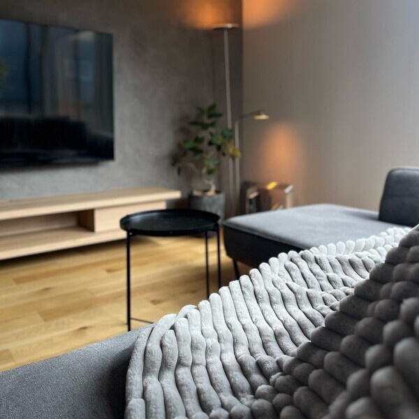 冬のおこもりに計画に◎ ポコポコ可愛いラビット毛布で、ずっと居たくなるお部屋づくり【インスタグラマーさんのもの選び】[PR]