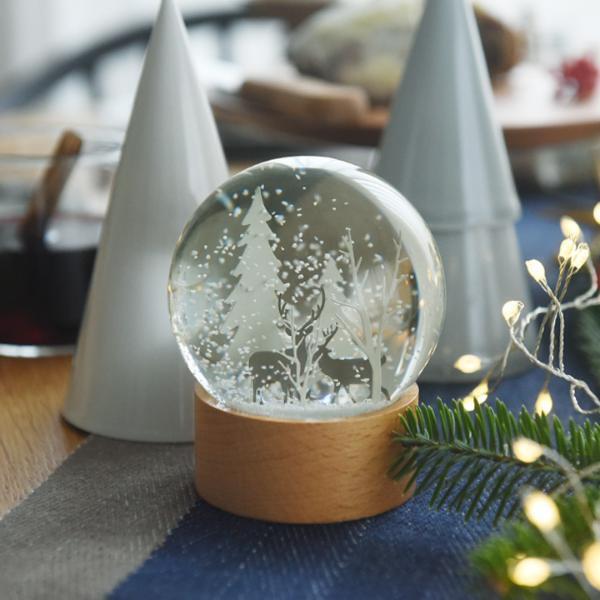 ミニツリーやスノードーム…さりげなく飾るXmasインテリア【5選】