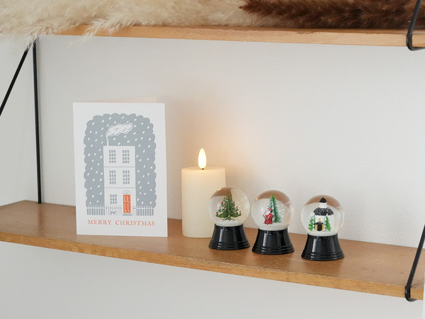 ミニツリーやスノードーム…さりげなく飾るXmasインテリア【5選】