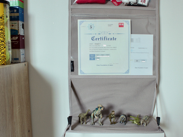 思い出の作品を、飾りながらスッキリ収納。「bon momentのウォールポケット」でキッズ・ギャラリーが完成！[PR]