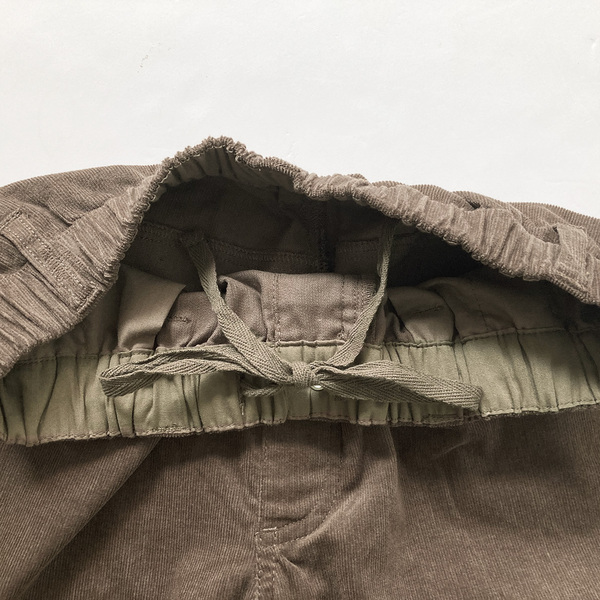 スッキリ派？ゆったり派？『コーデュロイパンツ』ではじめる秋冬満載コーデをご紹介！[PR]