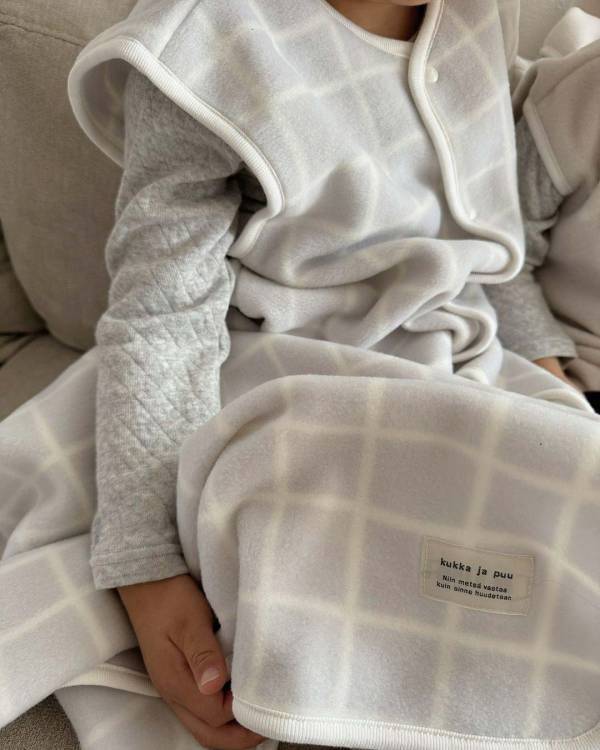 あの優しい温もりがブランケットに！フリーススリーパーのお仲間登場で、インスタグラマーさんの使用レポが続々到着中[PR]