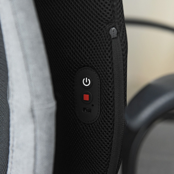 どこでも本格マッサージが叶う！ 薄さ8㎝の極薄マッサージ器