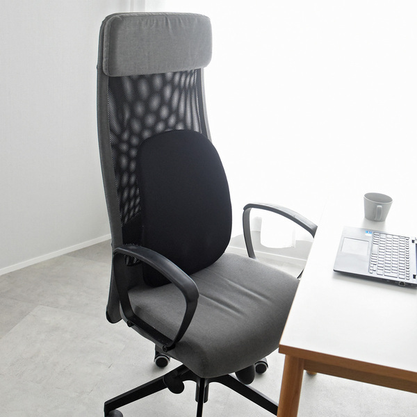 どこでも本格マッサージが叶う！ 薄さ8㎝の極薄マッサージ器