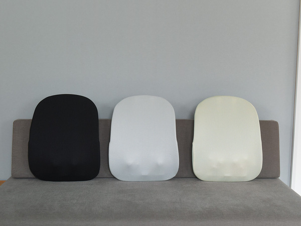 どこでも本格マッサージが叶う！ 薄さ8㎝の極薄マッサージ器