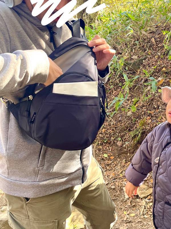 ショルダー以上、リュック未満のサイズ感がちょうどいい。週末のお出かけにぴったりのボディバッグ。[PR]