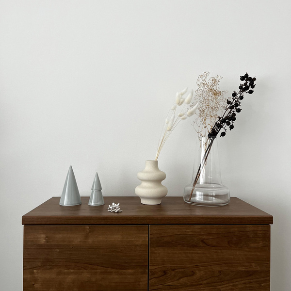 部屋がたちまち冬景色に。 ホリデーシーズンを盛り上げてくれる「陶器ツリー」[PR]