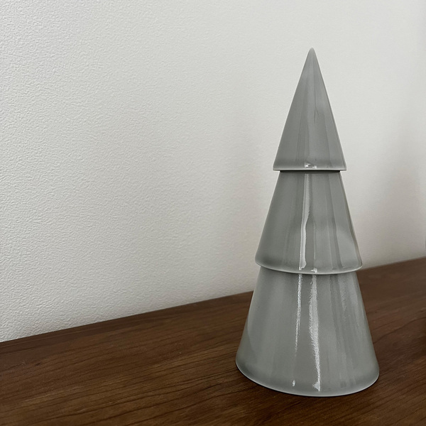 部屋がたちまち冬景色に。 ホリデーシーズンを盛り上げてくれる「陶器ツリー」[PR]