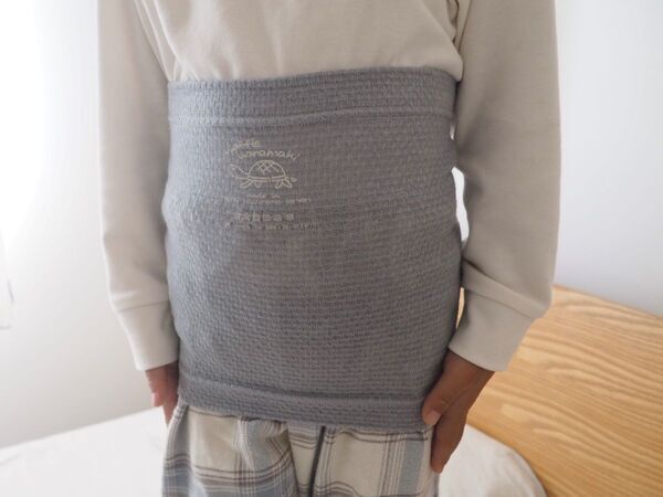 パジャマや洋服の下にも。子どもの冷え対策に「キッズ腹巻き」取り入れた話[PR]