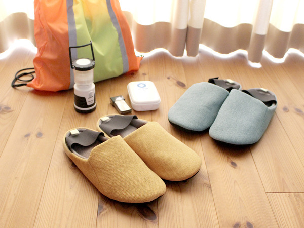 釘やガラスを踏んでも大丈夫！ 普段使いの「防災スリッパ」