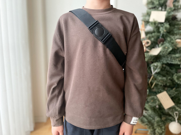 小学生のお出かけに大活躍！ ペットボトルとゲーム機がしっかり入る「ボディバッグ」