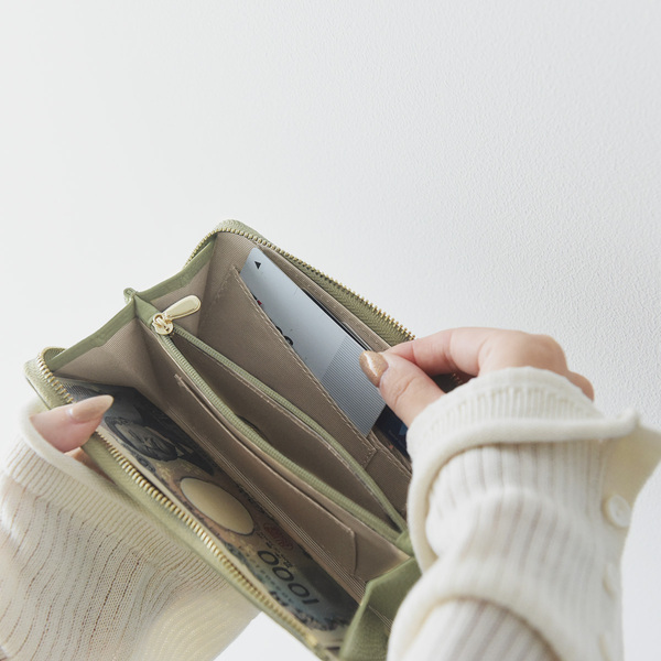 お財布の買い替え時は今！スマートな大人のスマートな長財布見つけた[PR]