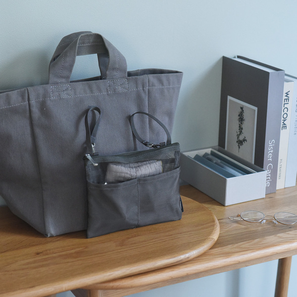 空中ブランコみたいに、ぶら～んと内ポケットを後付け！バッグにちょい足し収納、新作バッグインバッグ[PR]