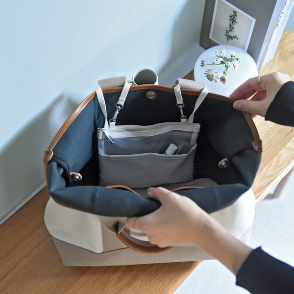 空中ブランコみたいに、ぶら～んと内ポケットを後付け！バッグにちょい足し収納、新作バッグインバッグ[PR]