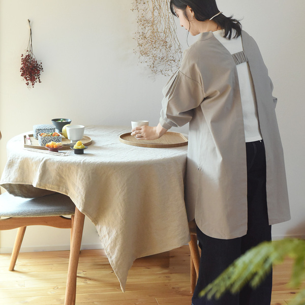 冬の家事には“3秒”かっぽう着がお役立ち。毎朝バタバタでも服は汚さない！身長別スタッフの試着レポート[PR]