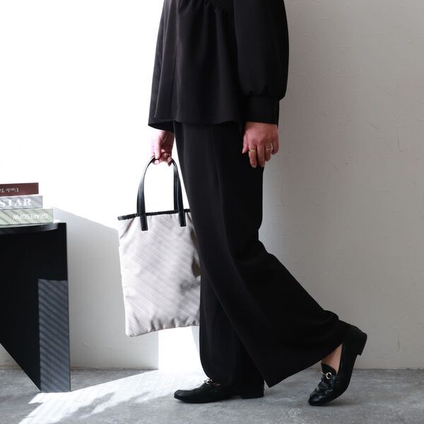 ハレの日、ケの日にも。こだわり満載の新作サブバッグをスタッフ3名がコーディネート[PR]