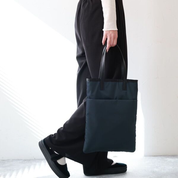 ハレの日、ケの日にも。こだわり満載の新作サブバッグをスタッフ3名がコーディネート[PR]