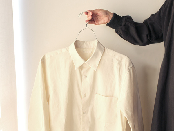 シャツの掛ける・外すがラックラク！「握ってスルン」のグーパーハンガーで時短家事[PR]