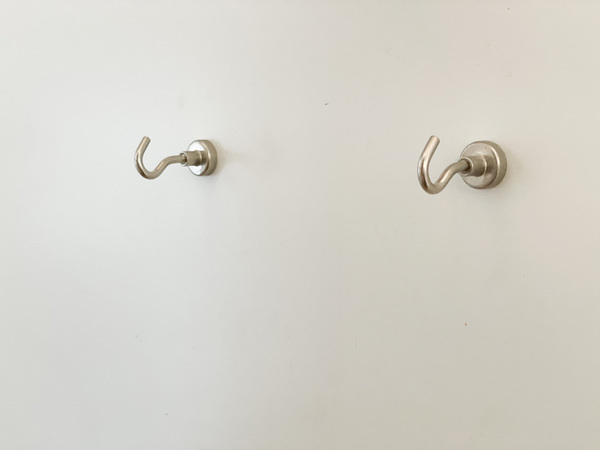 暮らしの事務コーナーを簡単に模様替えできる「フェイクレザーレターポケット」。[PR]