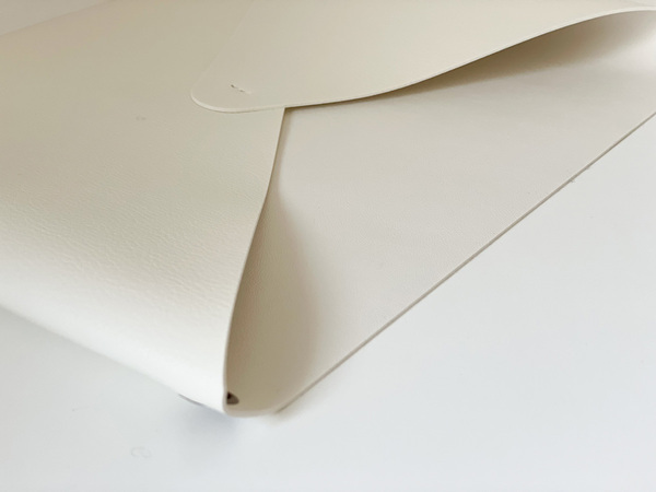 暮らしの事務コーナーを簡単に模様替えできる「フェイクレザーレターポケット」。[PR]