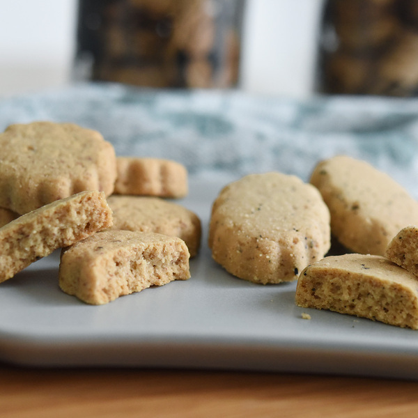 ネコ好きさんとゆる～く、新着「ネコアイテム」4つを愛でる回。小さなお菓子と雑貨たち