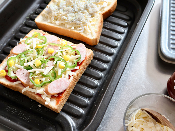 焼きたてのサクッと感が長持ち！ 凸凹模様の「bon momentのトーストプレート」