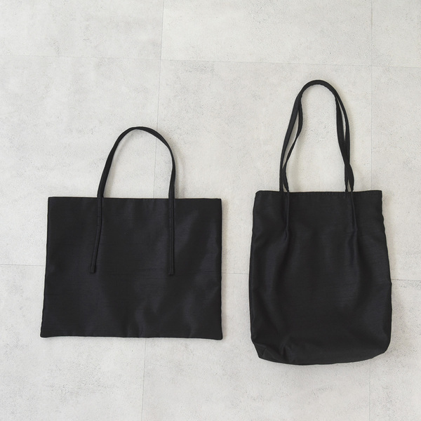 シンプルスタイルに華やぎを。“ハレの日コーデ”は洗練の小物選びから[PR]