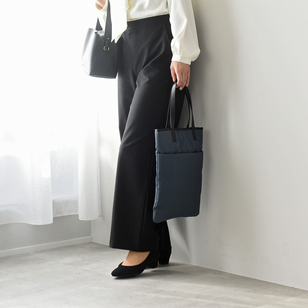 シンプルスタイルに華やぎを。“ハレの日コーデ”は洗練の小物選びから[PR]