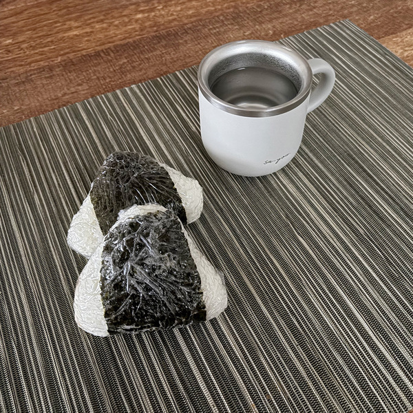 冬こそ大切な水分補給、熱々のお湯がすぐ飲み頃になる「白湯マグ」スタッフの使い方をご紹介[PR]