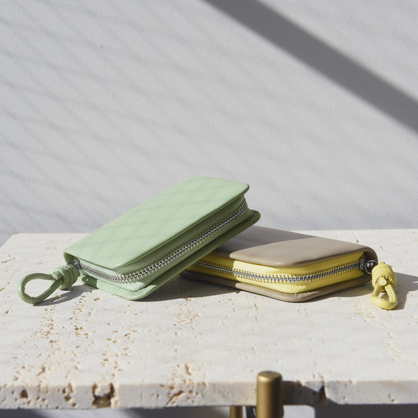 春財布はどの色にする？ガバッと開いて使いやすい、スマホ時代の「ミニ財布」新色＆リニューアル登場！[PR]