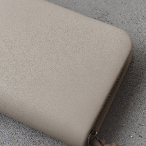 春財布はどの色にする？ガバッと開いて使いやすい、スマホ時代の「ミニ財布」新色＆リニューアル登場！[PR]