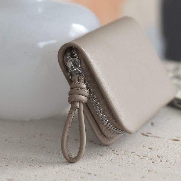 春財布はどの色にする？ガバッと開いて使いやすい、スマホ時代の「ミニ財布」新色＆リニューアル登場！[PR]