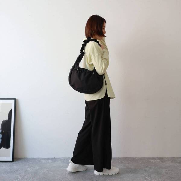 来たる春に向けて。新作の「ファッション小物」2選をスタッフがコーディネート[PR]