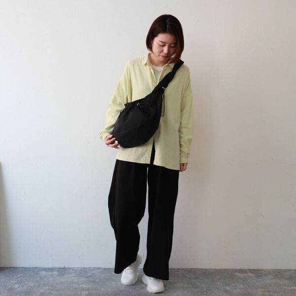 来たる春に向けて。新作の「ファッション小物」2選をスタッフがコーディネート[PR]